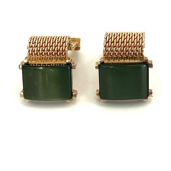 Vintage Swank Cufflinks Wraparound Gold Tone and green glass tiger’s eye - Picture 1 of 3